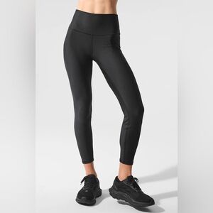 ALO Yoga Airlift 7/8 Classic Black Leggings Size Small